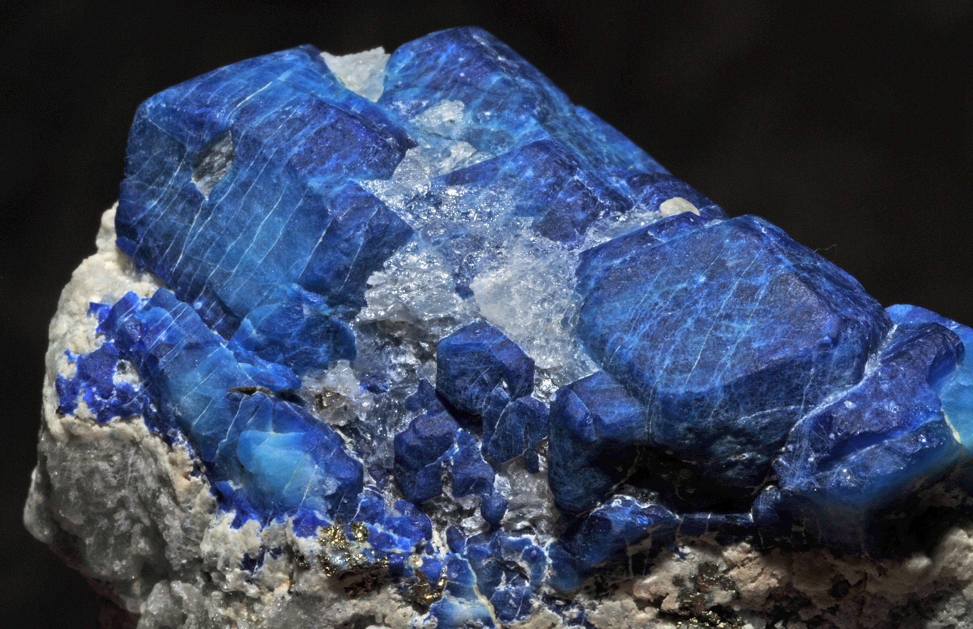 Eigenschaften von Mineralien - eintauchen in die Welt der Kristalle