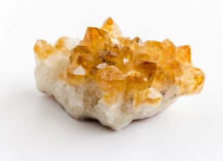 Eigenschaften von Mineralien - eintauchen in die Welt der Kristalle